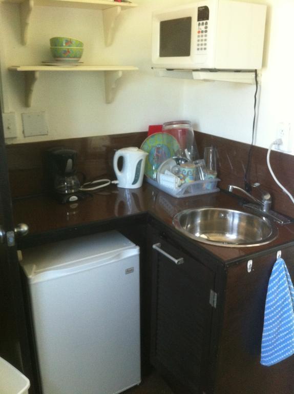 Vicky'S Keys Hostel Upper Princeʼs Quarter Rom bilde